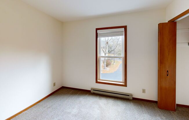 2 beds, 2 baths, 950 sqft, $1,695, Unit 7657CB