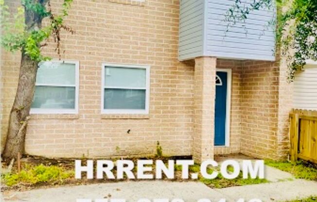 Beautiful recently Renovated 2 Bedroom 1.5 Bath Townhome in Virginia Beach!