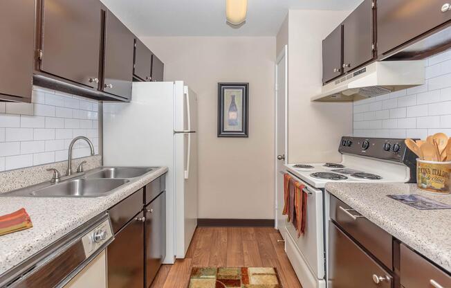 1 bed, 1 bath, 745 sqft, $895