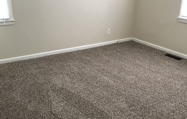 2 beds, 1 bath, $1,095