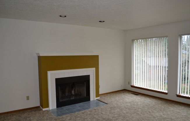 BEAUTIFUL 3 BEDROOM 3 BATH HOUSE LOCATED IN SOUTH SALEM