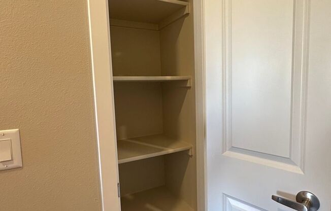 2 beds, 2 baths, 900 sqft, $1,535, Unit 4560-204