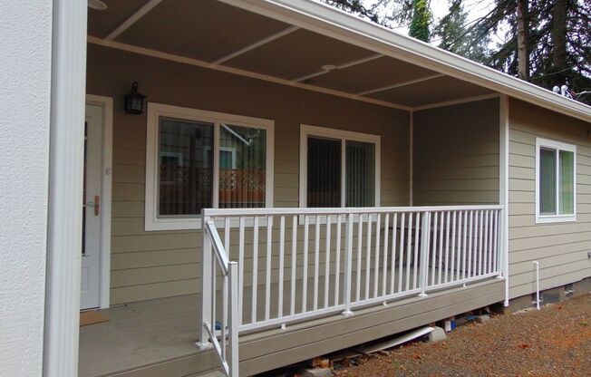 Private EV Charging in Beautiful 3 Bedroom, 2 Full Bath N. Seattle Home!!
