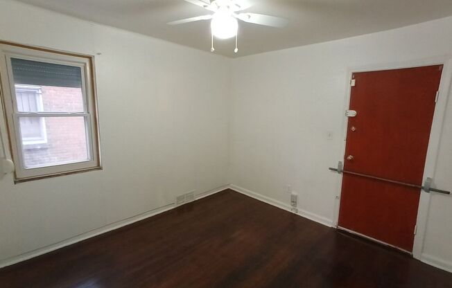 3 beds, 1 bath, $1,300