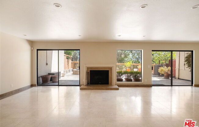 2748 BOTTLEBRUSH DR