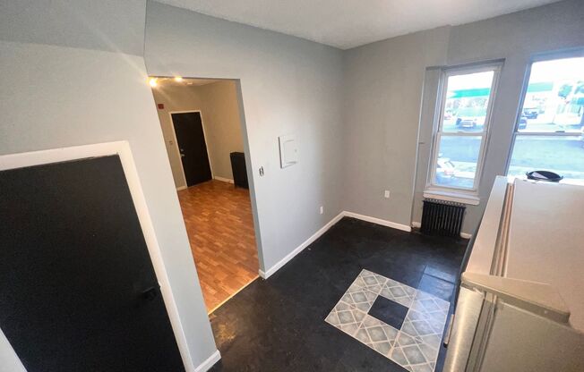 2 beds, 1 bath, $1,075, Unit 1