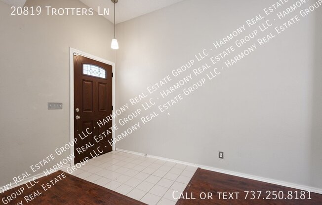 20819 Trotters LN