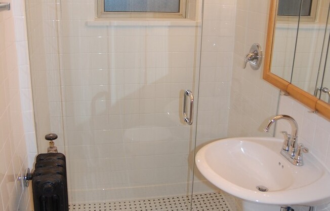 1 bed, 1 bath, 475 sqft, $2,045, Unit 233-B8