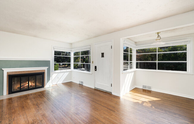 9125 5 AVE NE