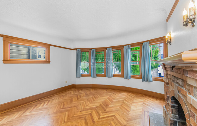 155 CHILTON AVE