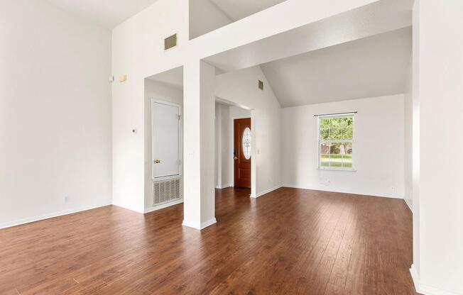 106 WISTERIA DR