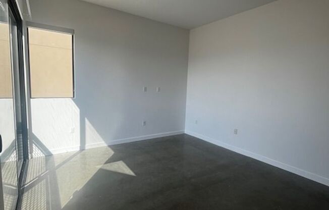 1 bed, 1 bath, 367 sqft, $2,895, Unit PH10