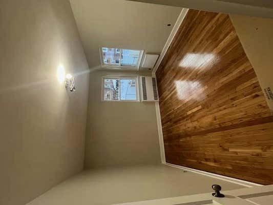 3 beds, 1 bath, 1,100 sqft, $3,500