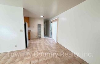 2 beds, 1 bath, $2,350, Unit # 2