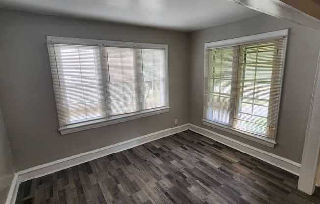3372 Colwyn Rd