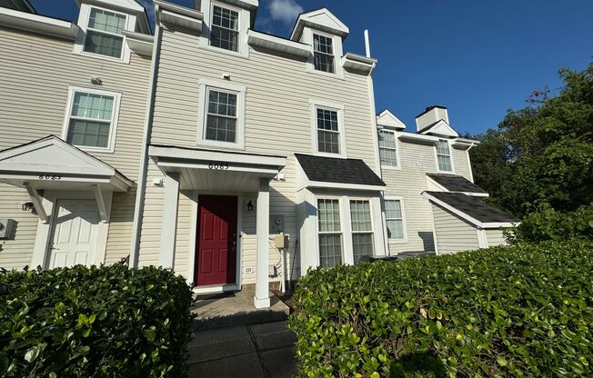 Stunning 2 Bed 2.5 Bath Interior Townhome In Newgate Community