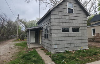 290 E 17 ST