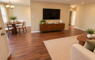 2 beds, 1 bath, $1,450, Unit 1st Floor