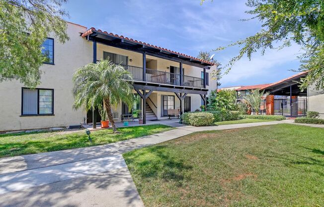 2 beds, 1 bath, 935 sqft, $2,600, Unit 30