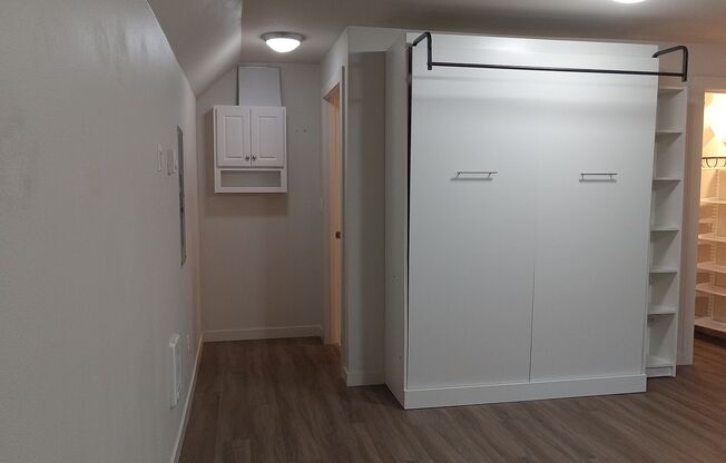 Studio, 1 bath, $1,095, Unit Unit B