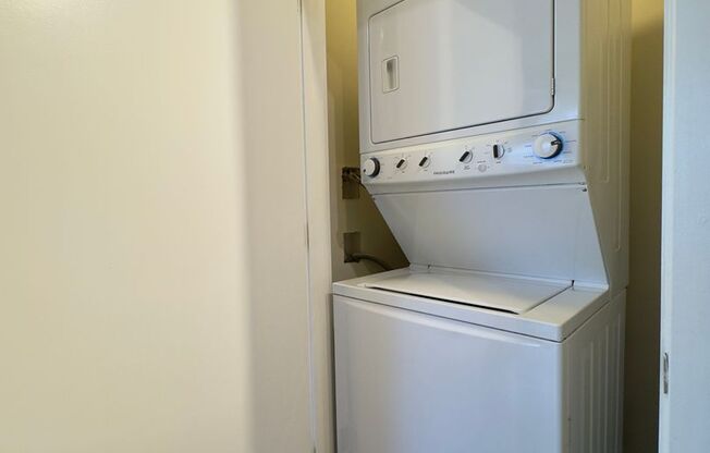 2 beds, 2 baths, 930 sqft, $2,000, Unit HA-802