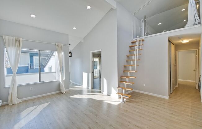 Remodeled 2 Bed 2 Bath Modern Condo with Bonus Loft Area