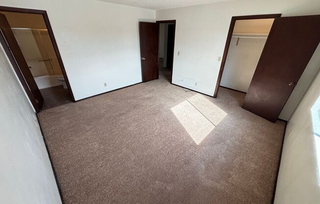 2 beds, 2 baths, $1,300, Unit # #C 11