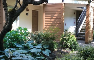 1535 SW Clay St #106 ~ Wonderful Clay Street Commons Unit