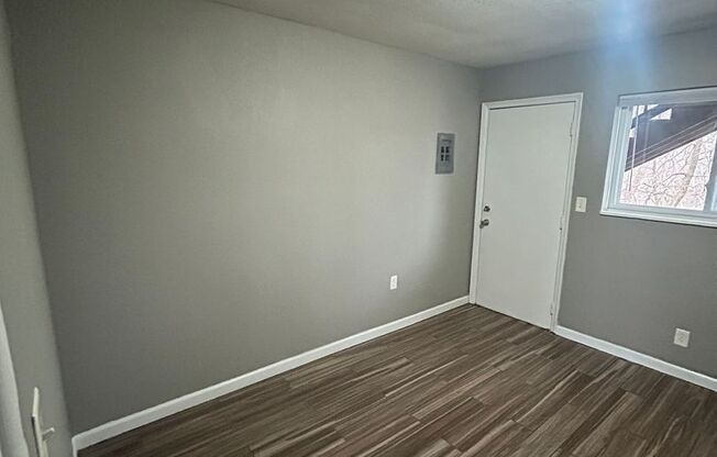 2 beds, 1 bath, 750 sqft, $1,095, Unit B01 1012 07
