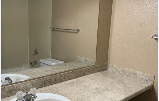 2 beds, 1 bath, 687 sqft, $1,995, Unit A304