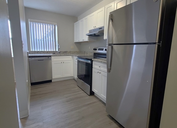 48 PENINSULA PL