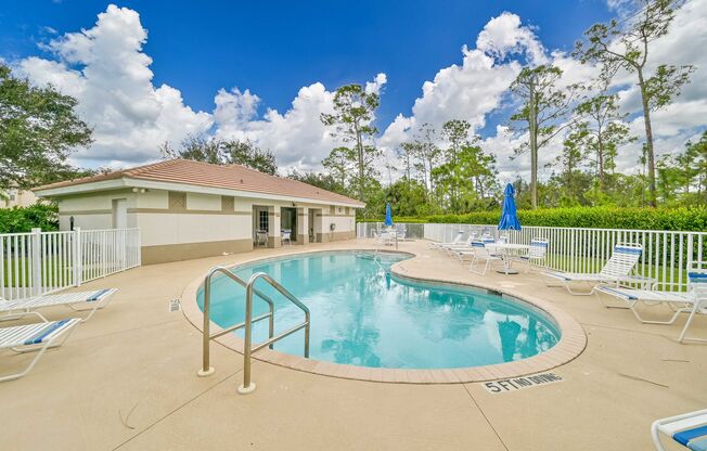 ** Serene Lake Views - 2Bed/2Bath with 1 Car Garage in Wilshire Lakes - Beautifully Remodeled **