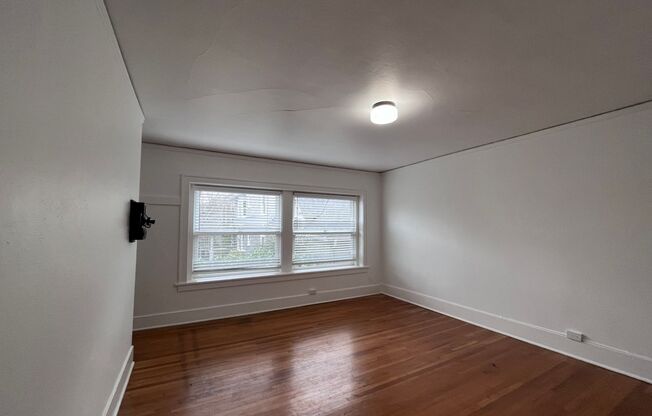 Studio, 1 bath, 431 sqft, $1,475, Unit 212