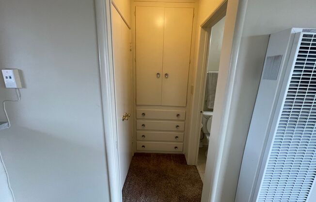 Studio, 1 bath, 450 sqft, $1,595, Unit Unit 5