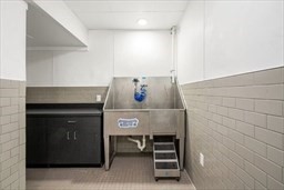 1 bed, 1.5 baths, 869 sqft, $3,950, Unit 201