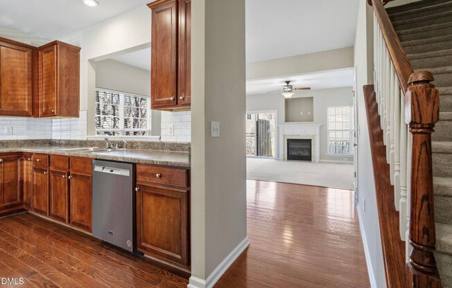 305 ANTERBURY DR