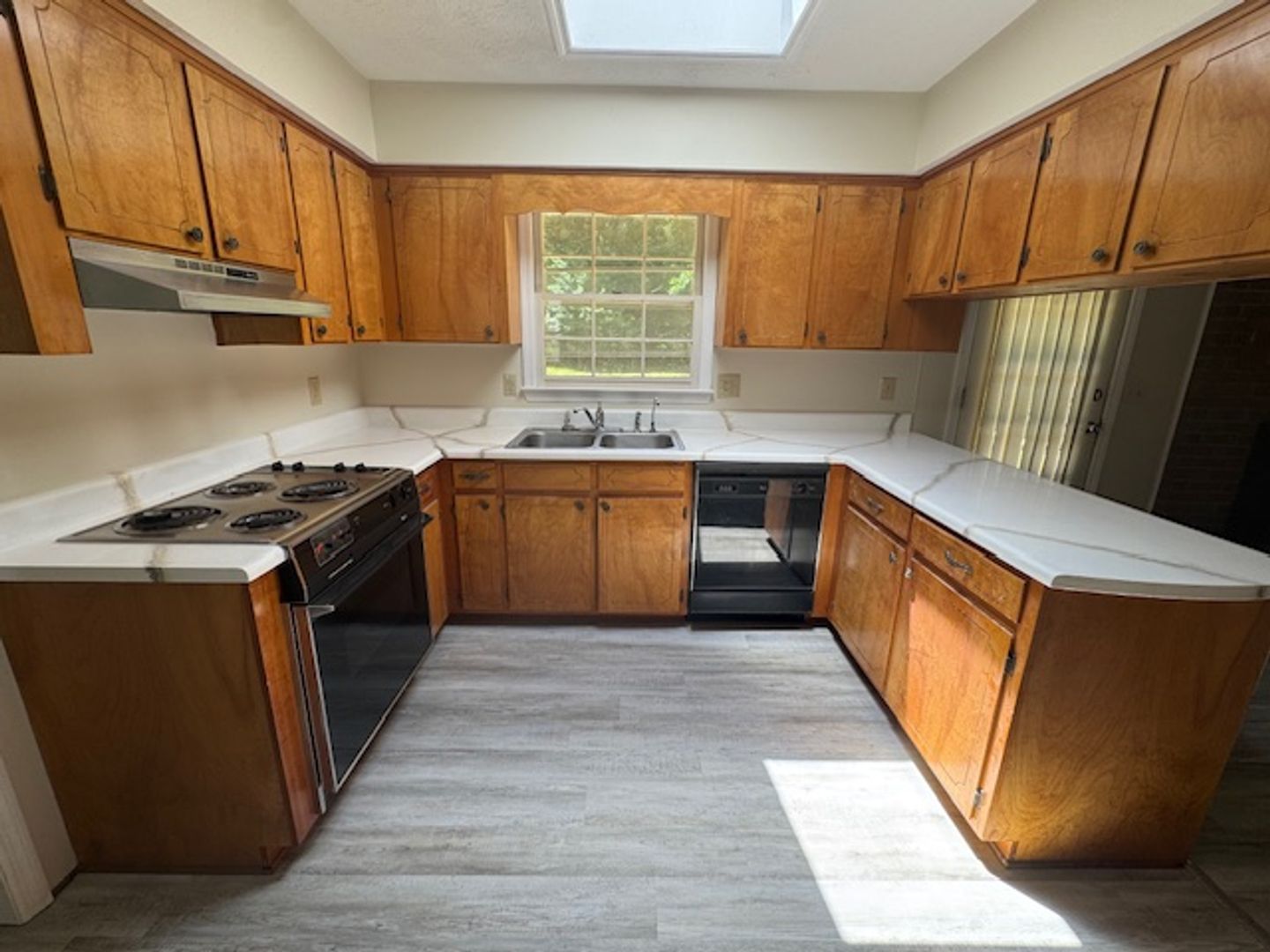 103 W Greenwich Circle