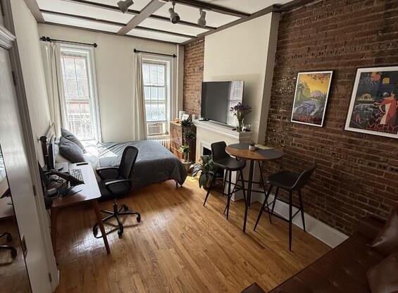 220 SULLIVAN ST