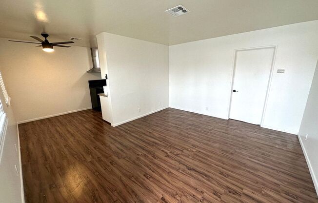 811 W 97 ST