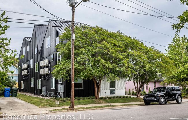 323 S East St