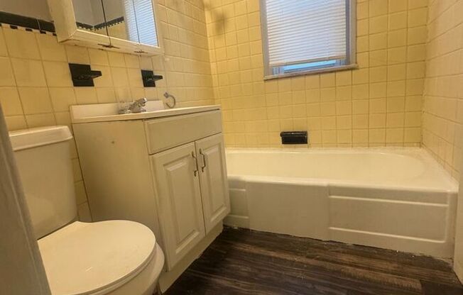 2826 E 130 ST