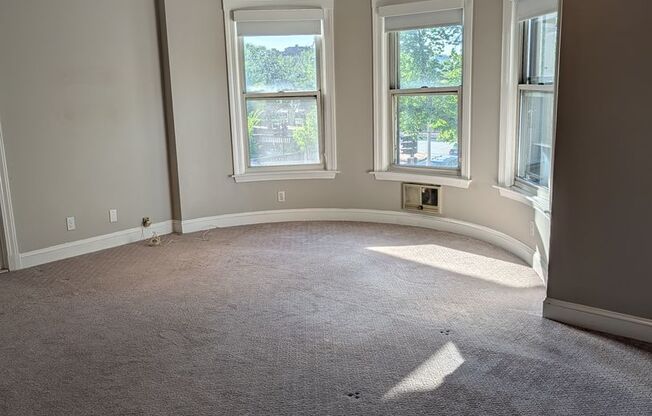 2 beds, 2 baths, 1,300 sqft, $5,300, Unit 202