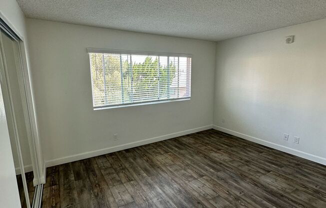 Versailles Apts.