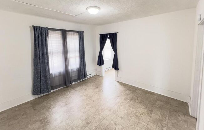 2 beds, 1 bath, $1,100