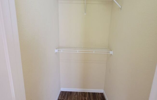College Station - 4 bedroom / 4 bath / 3rd story condo / Pool on site.