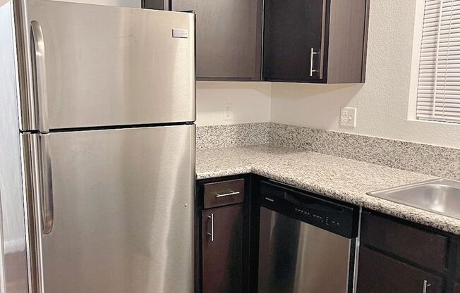 3 beds, 2 baths, $1,600, Unit Unit 2201