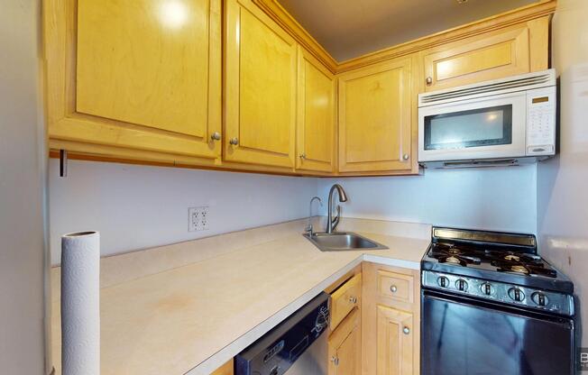 314 W 104 ST