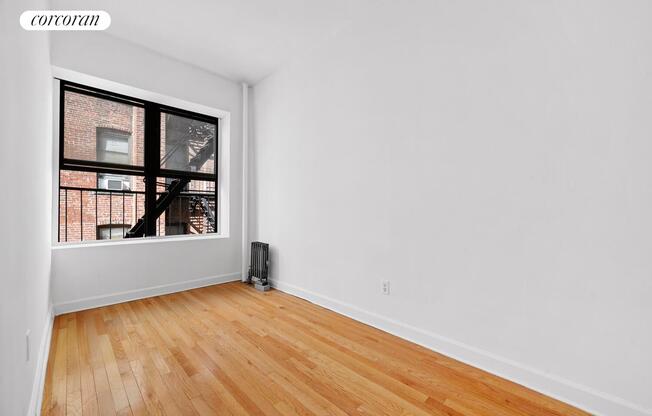 311 E 3 ST