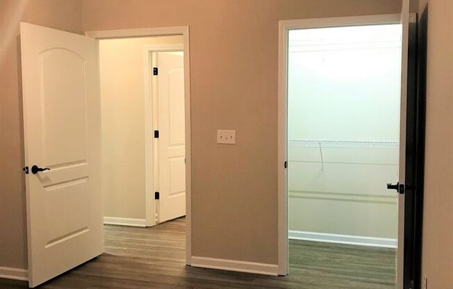1 bed, 1 bath, 687 sqft, $775, Unit O22