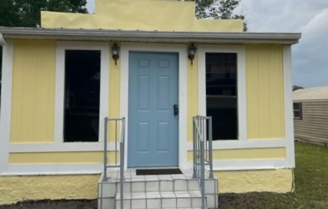 Cute 2 bedroom, 1 bathroom unit available now . . .